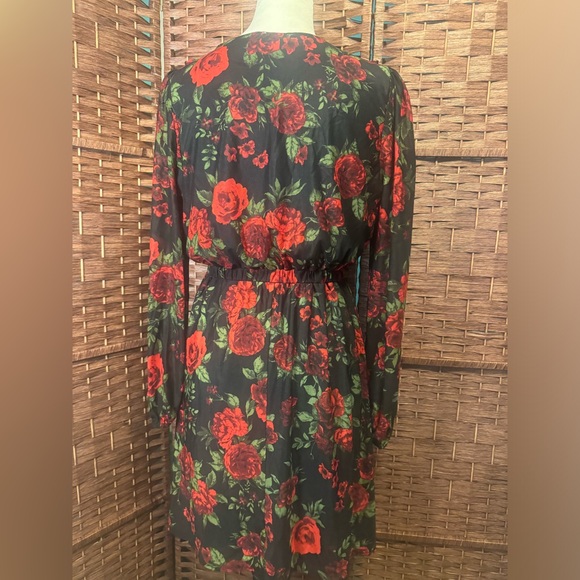 Luna Dress Black Red Floral Roses Medium Polyester Ruffle Neckline Knee Length - Picture 7 of 10